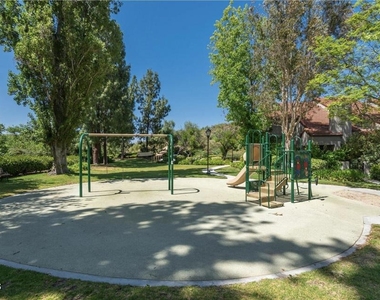 514 Via Colinas - Photo Thumbnail 15