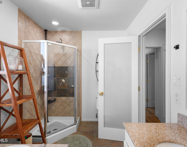 7039 Sylvia Avenue - Photo Thumbnail 19