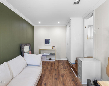7039 Sylvia Avenue - Photo Thumbnail 28