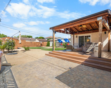7039 Sylvia Avenue - Photo Thumbnail 33