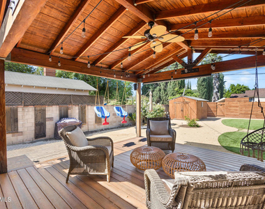 7039 Sylvia Avenue - Photo Thumbnail 34