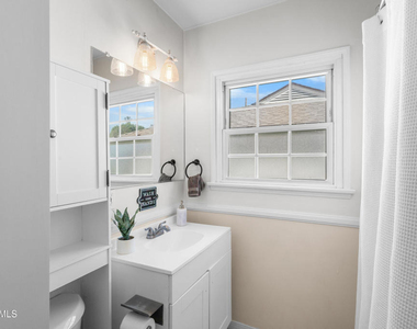 7039 Sylvia Avenue - Photo Thumbnail 24