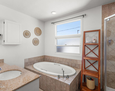 7039 Sylvia Avenue - Photo Thumbnail 20