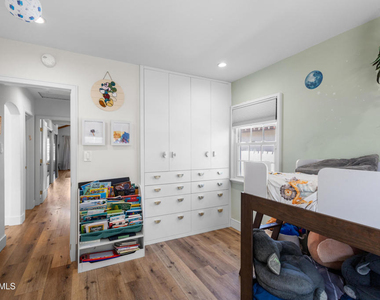 7039 Sylvia Avenue - Photo Thumbnail 23