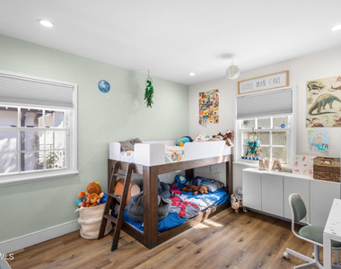 7039 Sylvia Avenue - Photo Thumbnail 22