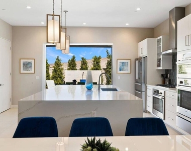 2 Iridium Way - Photo Thumbnail 4