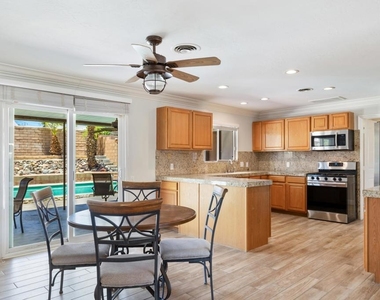 77054 California Drive - Photo Thumbnail 6