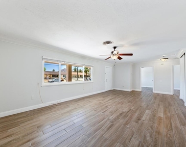 77054 California Drive - Photo Thumbnail 3
