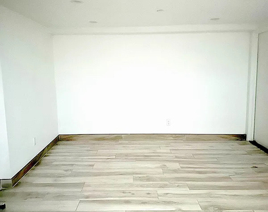 1520 St Johns Place - Photo Thumbnail 11
