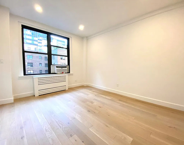 238 East 58th Street - Photo Thumbnail 7