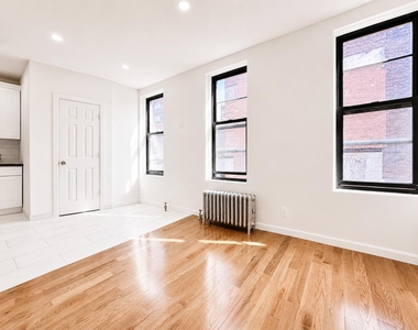 401 East 68th Street - Photo Thumbnail 2