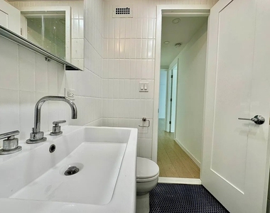 West 87th Street - Photo Thumbnail 13