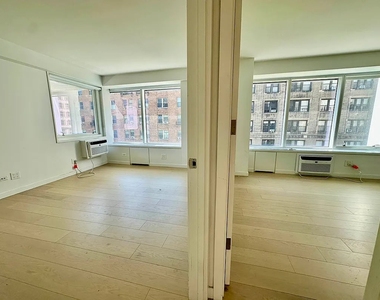 West 87th Street - Photo Thumbnail 7