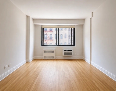 West 97th Street - Photo Thumbnail 7