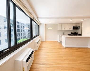 West 97th Street - Photo Thumbnail 2