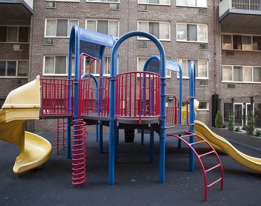 West 97th Street - Photo Thumbnail 9