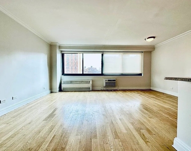 West 97th Street - Photo Thumbnail 2
