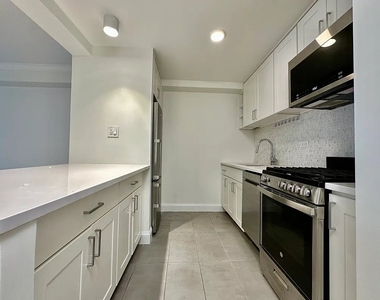 West 96th Street - Photo Thumbnail 1