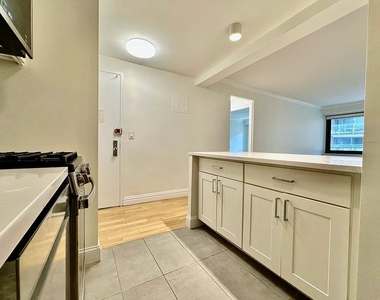 West 96th Street - Photo Thumbnail 2