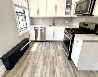 191st Street - Photo Thumbnail 2