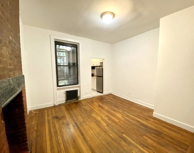245 E 39th St - Photo Thumbnail 1