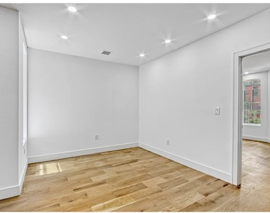 59 Arlington Ave - Photo Thumbnail 4