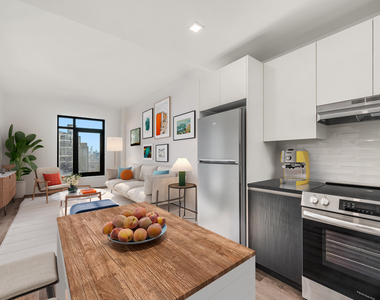 East 161st Street - Photo Thumbnail 1
