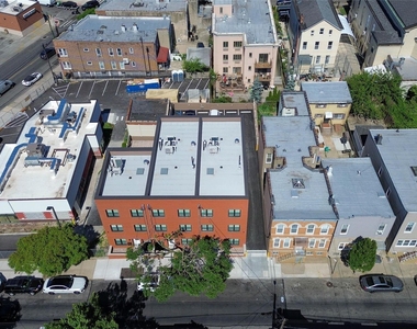 6247 60th Street - Photo Thumbnail 13