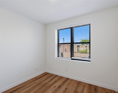 6247 60th Street - Photo Thumbnail 5