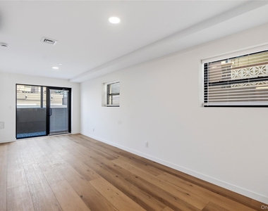 6247 60th Street - Photo Thumbnail 3