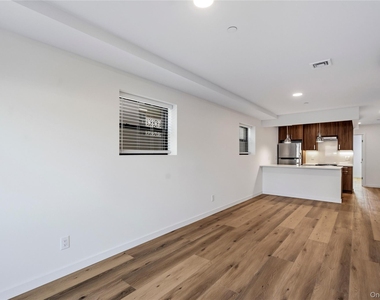 6247 60th Street - Photo Thumbnail 4