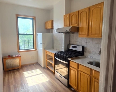 8812 86th Street - Photo Thumbnail 7