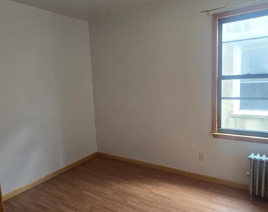 8812 86th Street - Photo Thumbnail 9