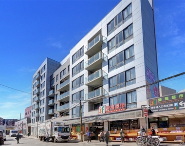 4515 82nd Street - Photo Thumbnail 12
