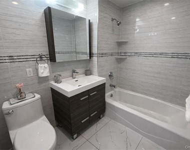 4515 82nd Street - Photo Thumbnail 8