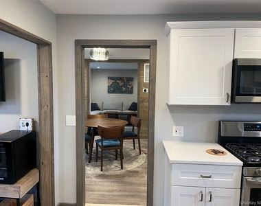 824 W Main Street - Photo Thumbnail 12