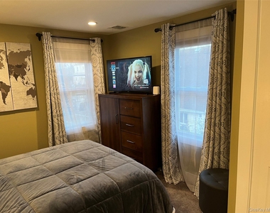 824 W Main Street - Photo Thumbnail 14
