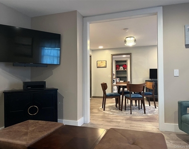 824 W Main Street - Photo Thumbnail 15
