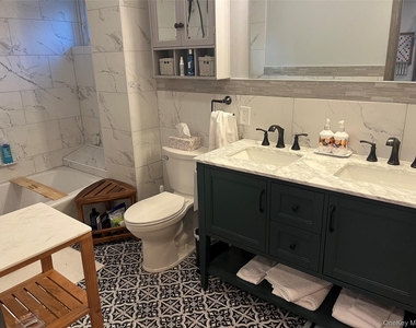 824 W Main Street - Photo Thumbnail 4