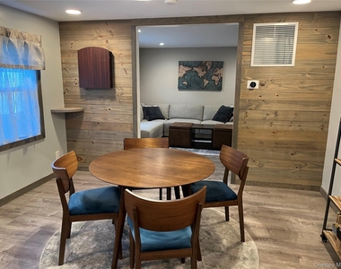 824 W Main Street - Photo Thumbnail 3