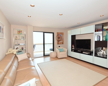 360 Shore Road - Photo Thumbnail 6