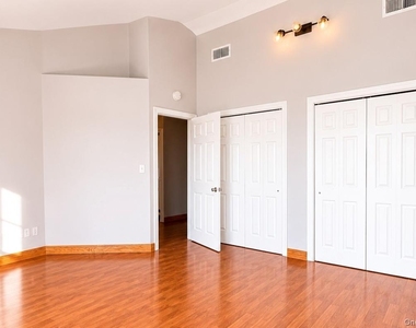 340 50th Street - Photo Thumbnail 9