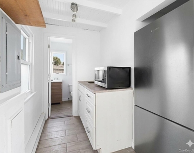 35 C Gardners Lane - Photo Thumbnail 4