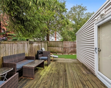11 Nesaquake Avenue - Photo Thumbnail 12