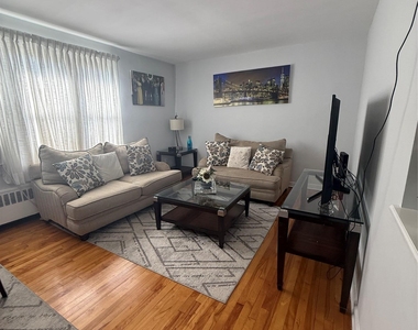 42 Winchester Avenue - Photo Thumbnail 7