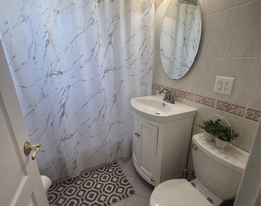 42 Winchester Avenue - Photo Thumbnail 2