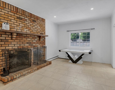 217 Bellerose Avenue - Photo Thumbnail 8