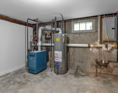217 Bellerose Avenue - Photo Thumbnail 19