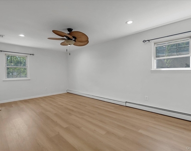 217 Bellerose Avenue - Photo Thumbnail 11