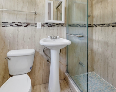 217 Bellerose Avenue - Photo Thumbnail 16